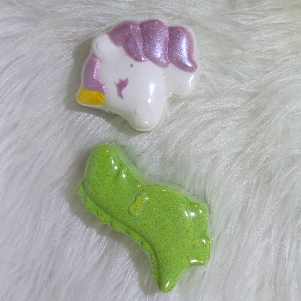Whimsical Bath Bomb Duo - Green Dinosaur & Pink Unicorn
